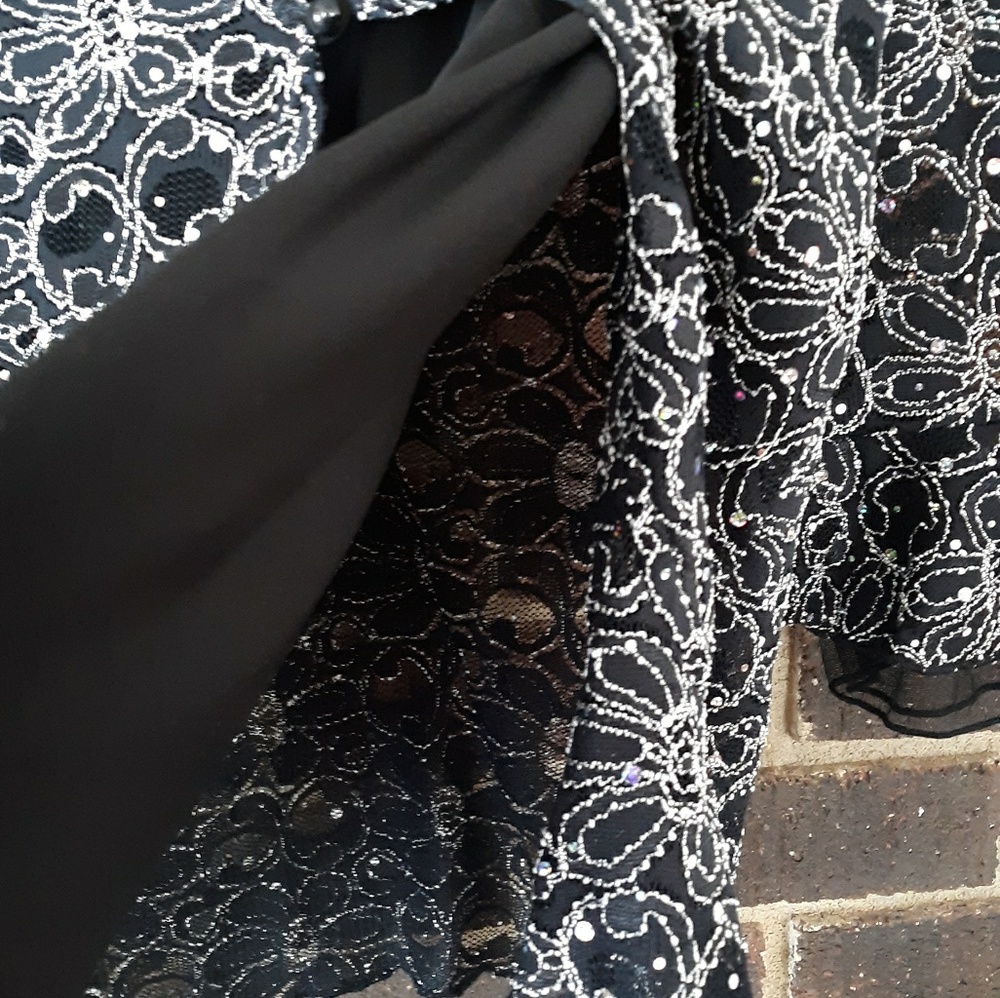 Black Sparkling Holiday Top  Petite Medium - Picture 8 of 8